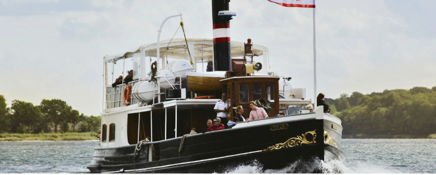 Kom med på sejltur med færgen Helge